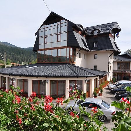 Hotel Cosmos Кымпулунг-Молдовенеск Экстерьер фото
