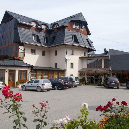 Hotel Cosmos Кымпулунг-Молдовенеск Экстерьер фото