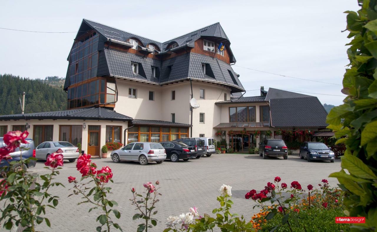Hotel Cosmos Кымпулунг-Молдовенеск Экстерьер фото