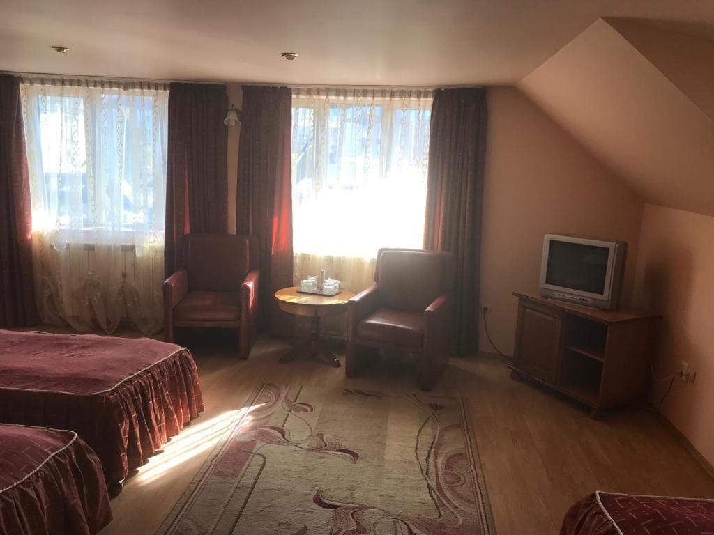 Hotel Cosmos Кымпулунг-Молдовенеск Экстерьер фото